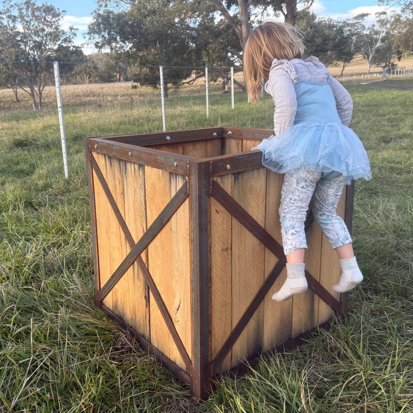 Hardwood & Steel Garden Box – 800mm